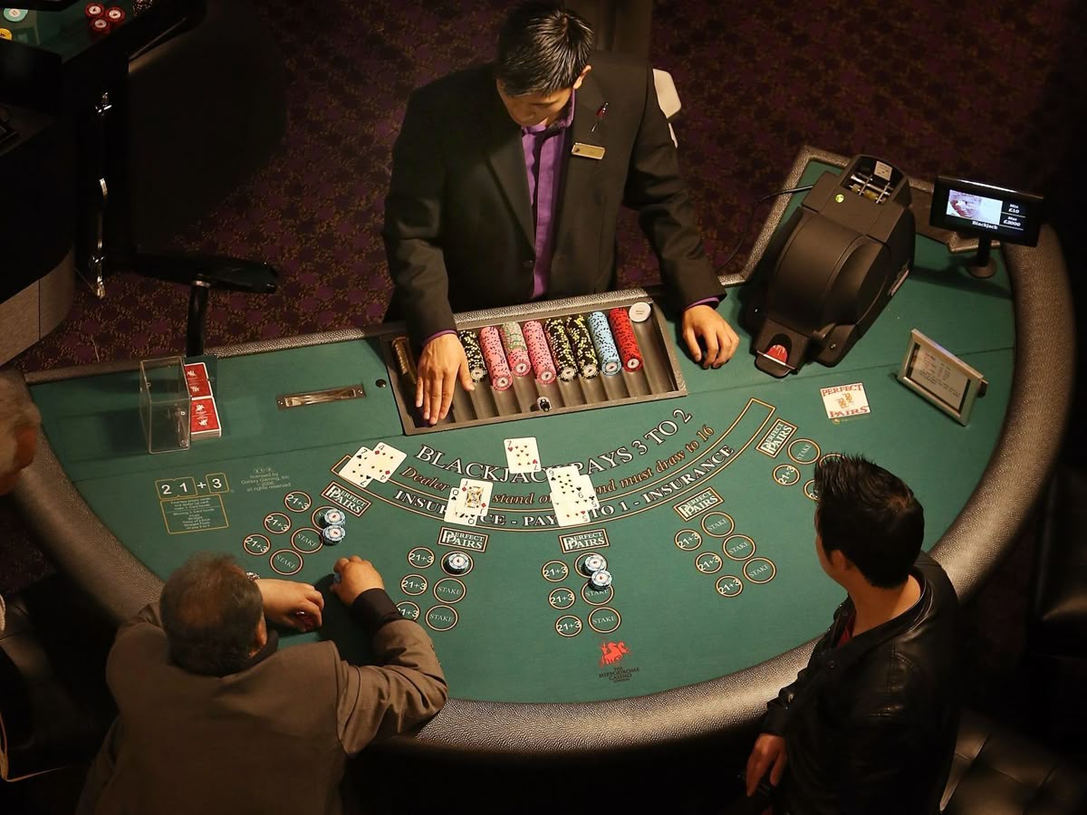 Jackpot Mobile کیسینو میں پوکر گیمز
