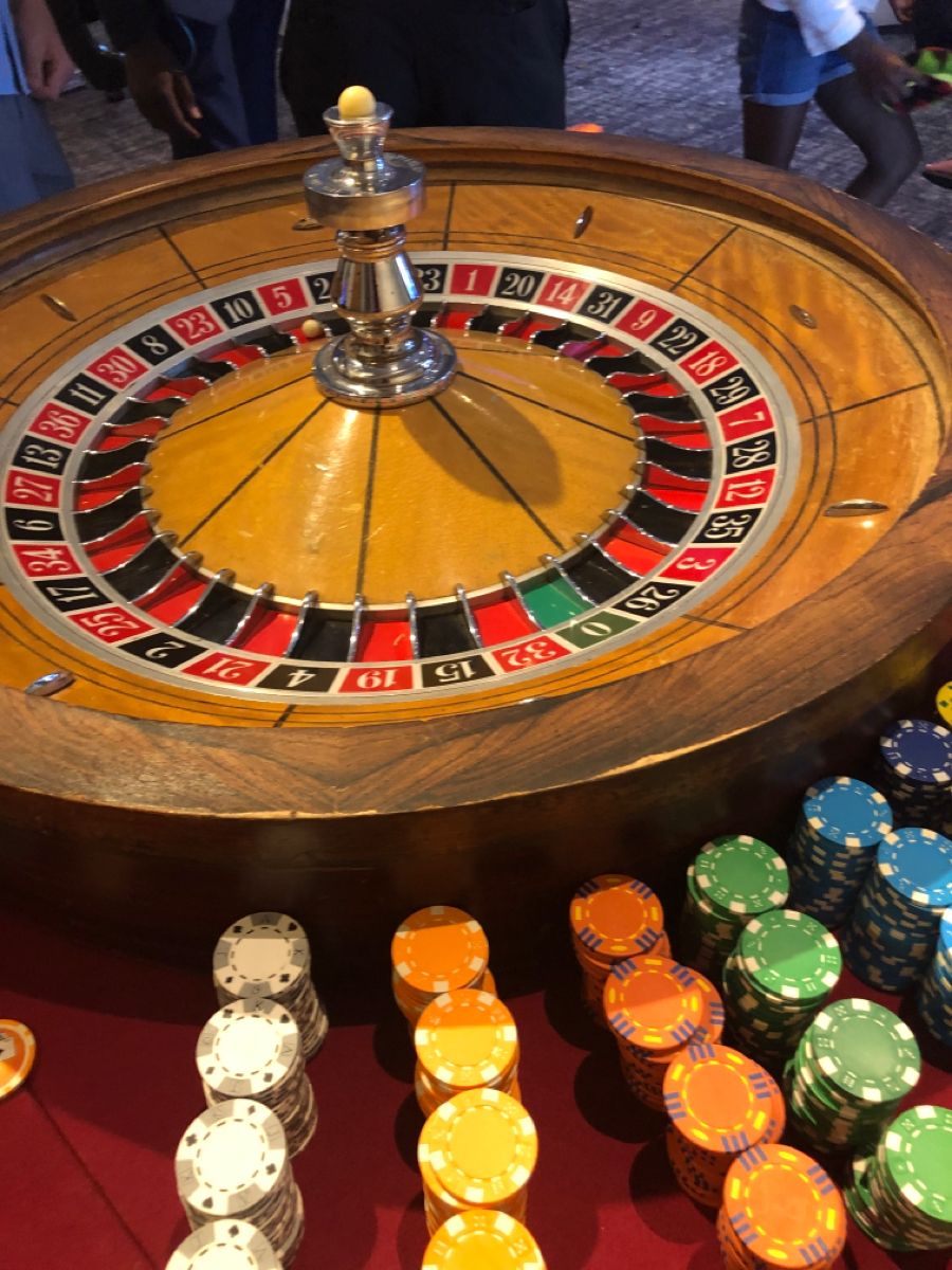 Jackpot Mobile کھلاڑیوں کے لیے لائیو کیسینو سیکشن